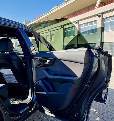 Серый Ауди Q8, объемом двигателя 2.97 л и пробегом 145 тыс. км за 55700 $, фото 8 на Automoto.ua