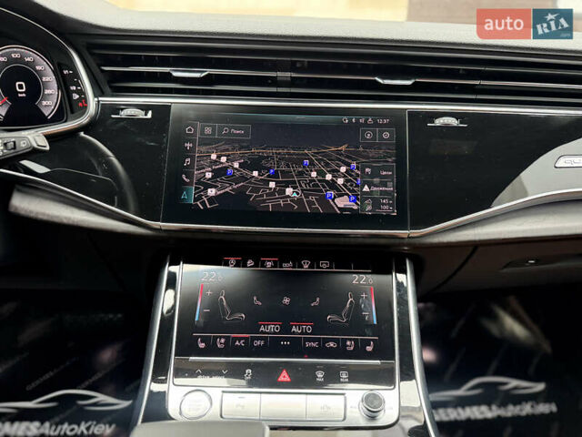 Серый Ауди Q8, объемом двигателя 3 л и пробегом 97 тыс. км за 51900 $, фото 22 на Automoto.ua