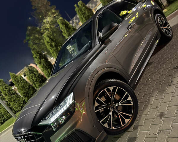 Серый Ауди Q8, объемом двигателя 3 л и пробегом 124 тыс. км за 42800 $, фото 1 на Automoto.ua