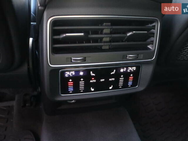 Серый Ауди Q8, объемом двигателя 3 л и пробегом 144 тыс. км за 54900 $, фото 40 на Automoto.ua