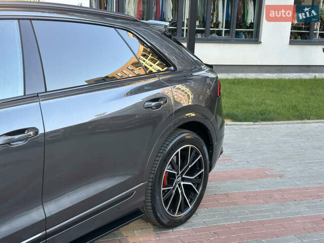 Серый Ауди Q8, объемом двигателя 3 л и пробегом 155 тыс. км за 63000 $, фото 15 на Automoto.ua