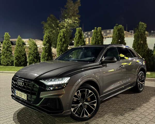 Серый Ауди Q8, объемом двигателя 3 л и пробегом 124 тыс. км за 42800 $, фото 2 на Automoto.ua