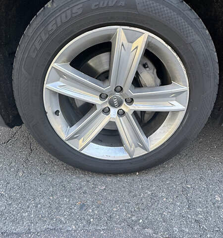 Серый Ауди Q8, объемом двигателя 3 л и пробегом 77 тыс. км за 48900 $, фото 44 на Automoto.ua