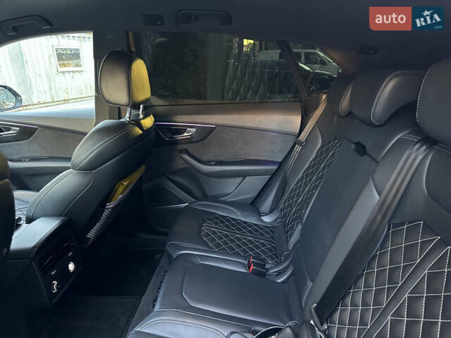 Серый Ауди Q8, объемом двигателя 3 л и пробегом 155 тыс. км за 63000 $, фото 42 на Automoto.ua