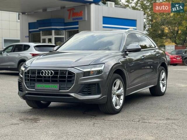 Серый Ауди Q8, объемом двигателя 3 л и пробегом 190 тыс. км за 39900 $, фото 2 на Automoto.ua