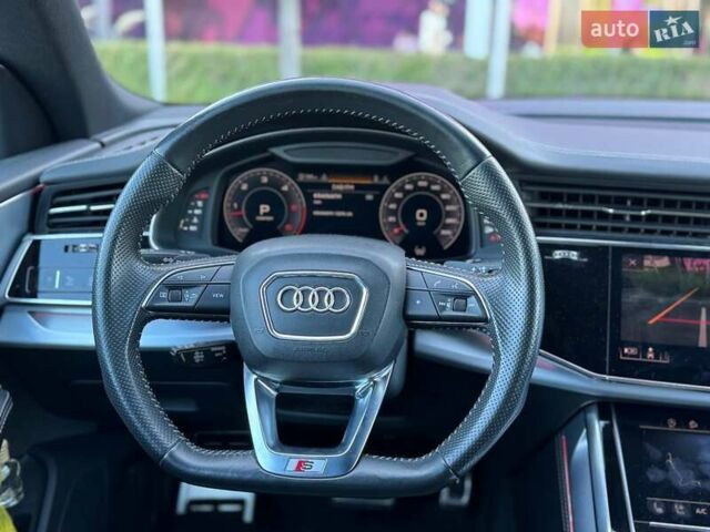 Серый Ауди Q8, объемом двигателя 2.97 л и пробегом 255 тыс. км за 46990 $, фото 11 на Automoto.ua
