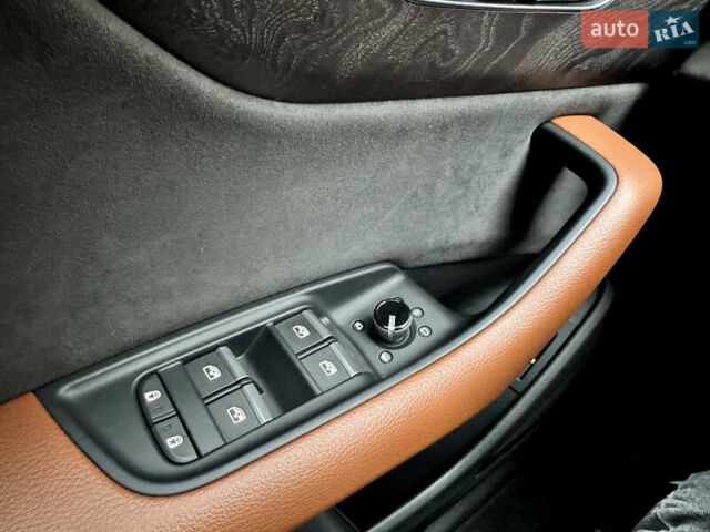 Серый Ауди Q8, объемом двигателя 3 л и пробегом 97 тыс. км за 51900 $, фото 44 на Automoto.ua