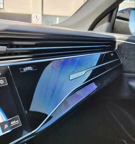 Серый Ауди Q8, объемом двигателя 2.97 л и пробегом 145 тыс. км за 55700 $, фото 6 на Automoto.ua