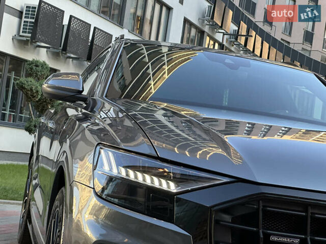 Серый Ауди Q8, объемом двигателя 3 л и пробегом 155 тыс. км за 63000 $, фото 11 на Automoto.ua