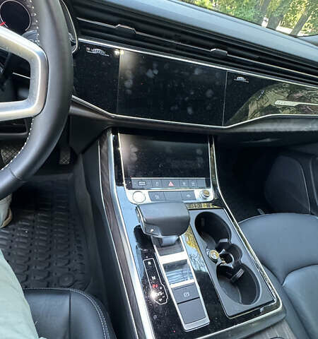 Серый Ауди Q8, объемом двигателя 3 л и пробегом 77 тыс. км за 48900 $, фото 33 на Automoto.ua