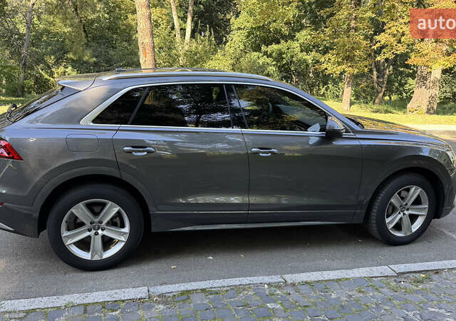 Серый Ауди Q8, объемом двигателя 3 л и пробегом 77 тыс. км за 48900 $, фото 5 на Automoto.ua