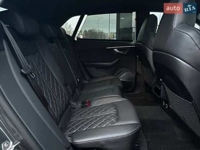 Серый Ауди Q8, объемом двигателя 3 л и пробегом 220 тыс. км за 53990 $, фото 12 на Automoto.ua