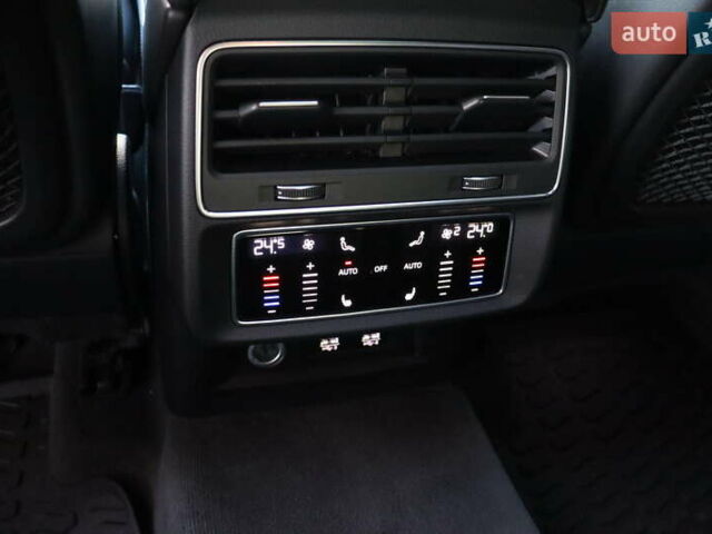 Серый Ауди Q8, объемом двигателя 3 л и пробегом 144 тыс. км за 54900 $, фото 44 на Automoto.ua