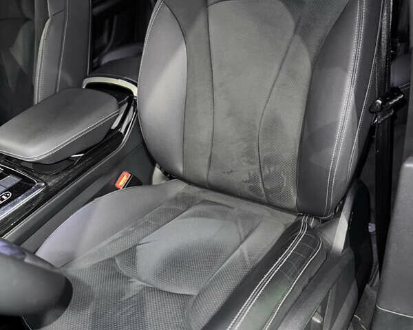 Серый Ауди Q8, объемом двигателя 3 л и пробегом 124 тыс. км за 42800 $, фото 15 на Automoto.ua