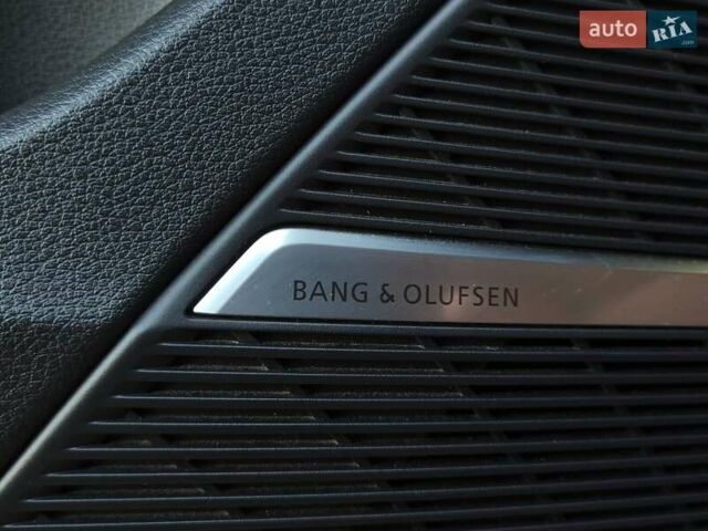Серый Ауди Q8, объемом двигателя 3 л и пробегом 164 тыс. км за 47500 $, фото 16 на Automoto.ua