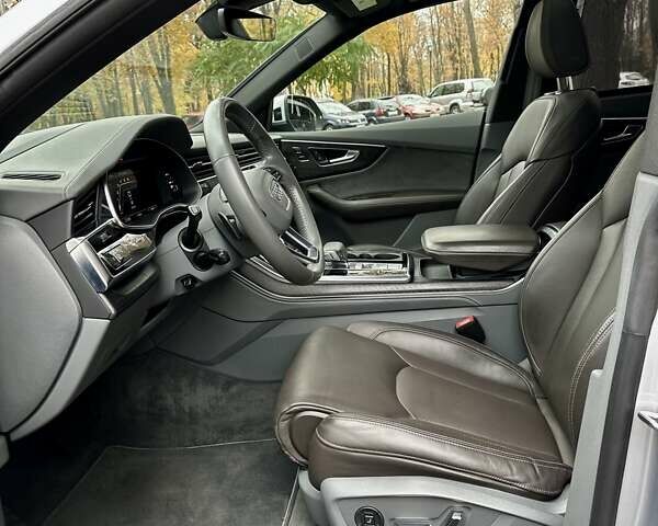 Ауди Q8 2019 в Киеве на Automoto.ua Серый Ауди Q8, объемом двигателя 3 л и пробегом 85 тыс. км за 62000 $, фото 53 на Automoto.ua