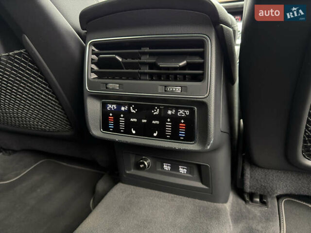 Серый Ауди Q8, объемом двигателя 3 л и пробегом 127 тыс. км за 47999 $, фото 65 на Automoto.ua