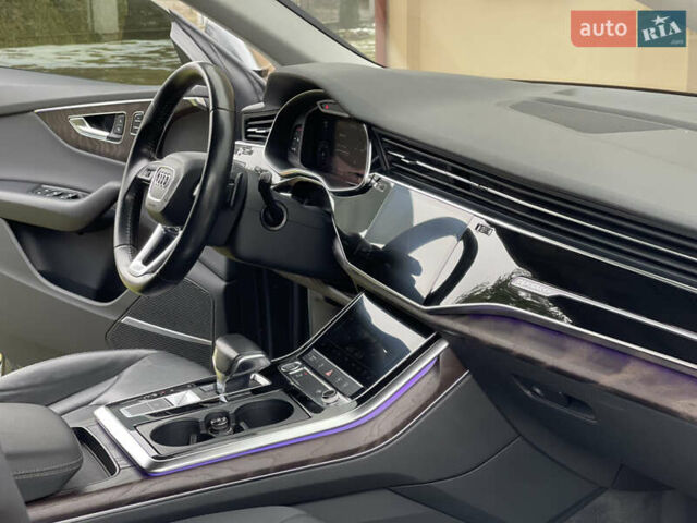 Сірий Ауді Q8, об'ємом двигуна 3 л та пробігом 139 тис. км за 44000 $, фото 27 на Automoto.ua