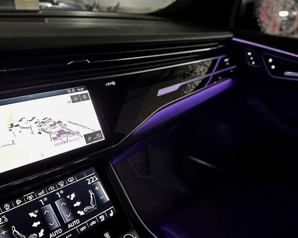 Ауди Q8 2019 в Киеве на Automoto.ua Серый Ауди Q8, объемом двигателя 3 л и пробегом 85 тыс. км за 62000 $, фото 155 на Automoto.ua