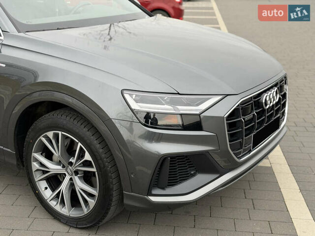 Серый Ауди Q8, объемом двигателя 3 л и пробегом 127 тыс. км за 47999 $, фото 2 на Automoto.ua