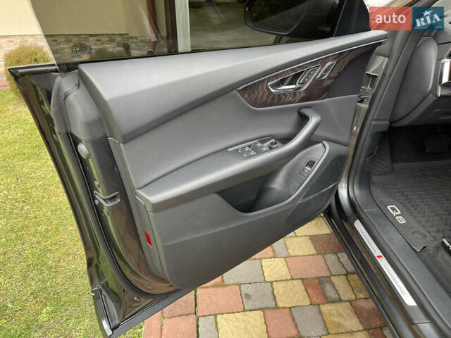 Сірий Ауді Q8, об'ємом двигуна 3 л та пробігом 139 тис. км за 44000 $, фото 21 на Automoto.ua
