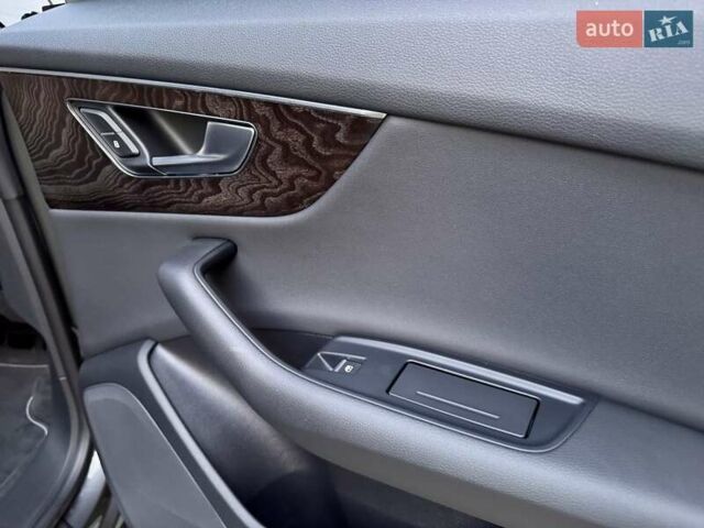 Серый Ауди Q8, объемом двигателя 3 л и пробегом 87 тыс. км за 49999 $, фото 74 на Automoto.ua