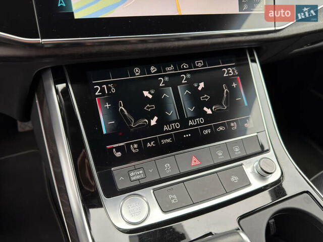 Серый Ауди Q8, объемом двигателя 3 л и пробегом 127 тыс. км за 47999 $, фото 49 на Automoto.ua