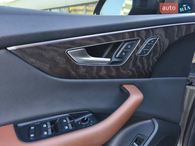 Серый Ауди Q8, объемом двигателя 3 л и пробегом 164 тыс. км за 47500 $, фото 12 на Automoto.ua