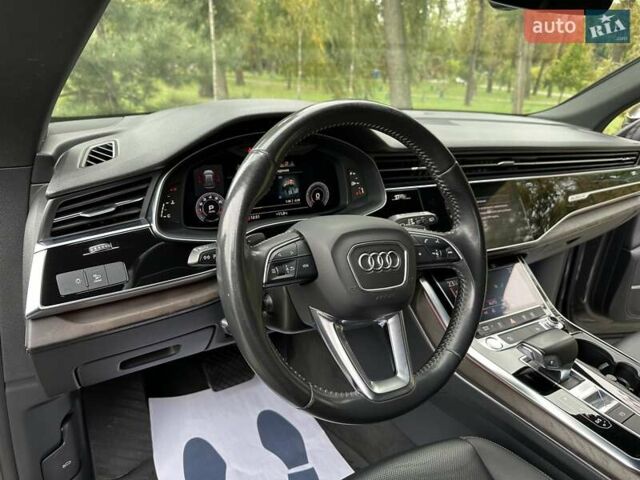 Серый Ауди Q8, объемом двигателя 3 л и пробегом 125 тыс. км за 48999 $, фото 43 на Automoto.ua