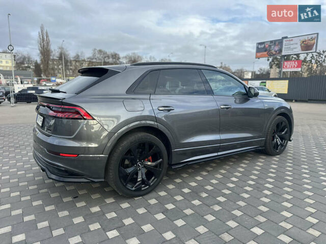 Сірий Ауді Q8, об'ємом двигуна 2.97 л та пробігом 130 тис. км за 65000 $, фото 3 на Automoto.ua