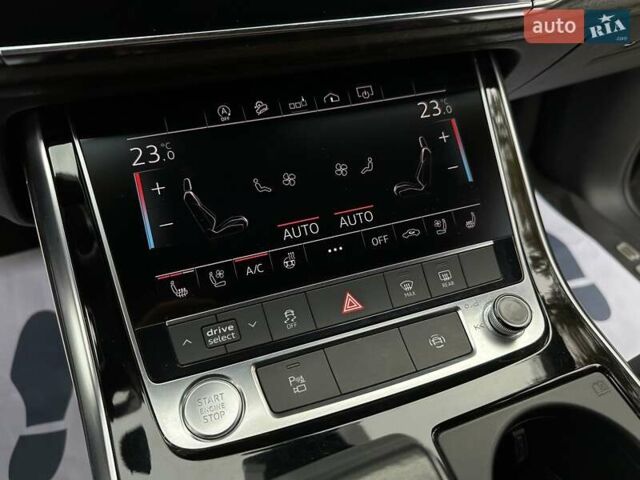Серый Ауди Q8, объемом двигателя 3 л и пробегом 125 тыс. км за 48999 $, фото 67 на Automoto.ua