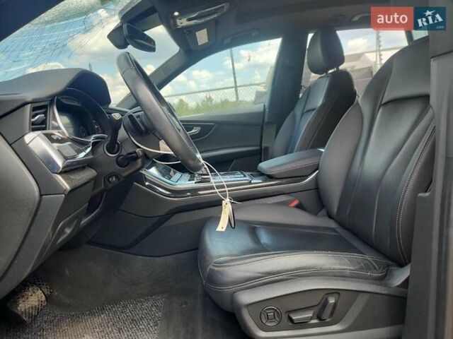 Серый Ауди Q8, объемом двигателя 3 л и пробегом 63 тыс. км за 20000 $, фото 6 на Automoto.ua