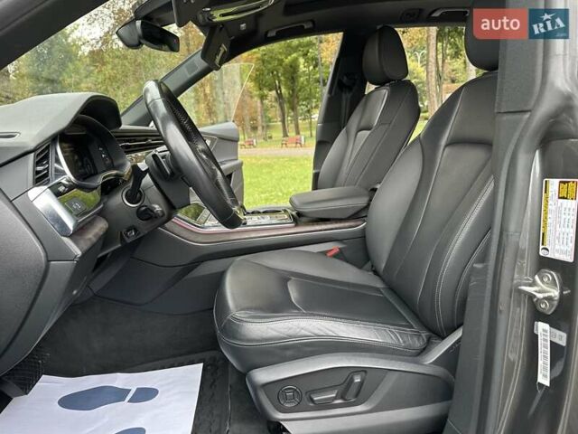 Серый Ауди Q8, объемом двигателя 3 л и пробегом 125 тыс. км за 48999 $, фото 45 на Automoto.ua