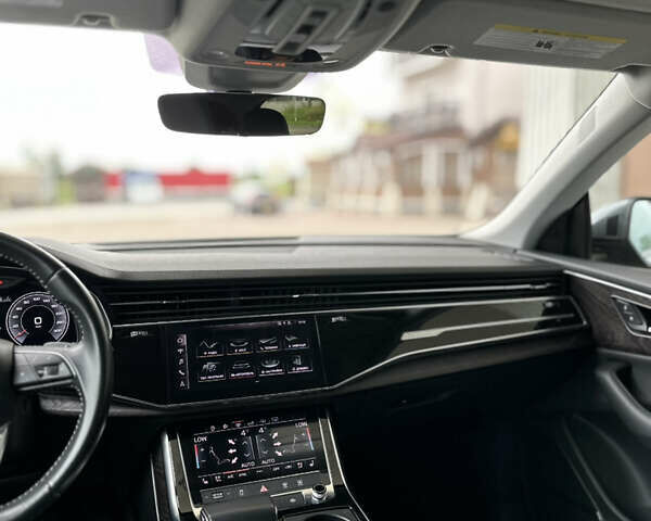 Серый Ауди Q8, объемом двигателя 3 л и пробегом 92 тыс. км за 55000 $, фото 16 на Automoto.ua