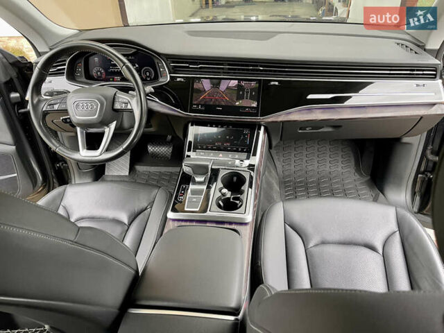 Сірий Ауді Q8, об'ємом двигуна 3 л та пробігом 139 тис. км за 44000 $, фото 34 на Automoto.ua