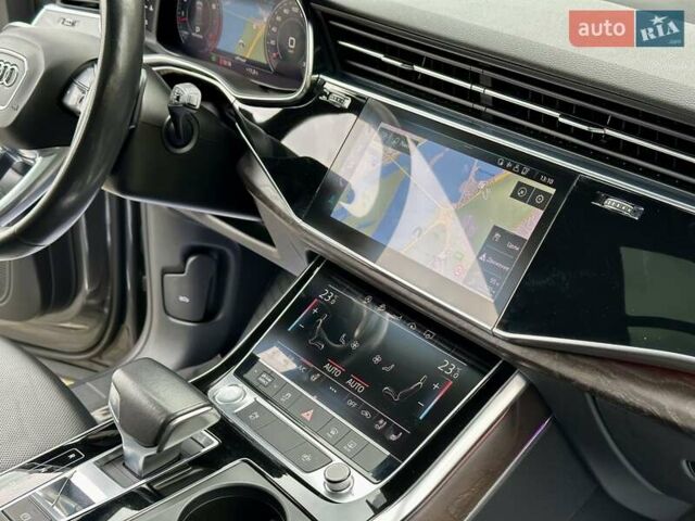 Серый Ауди Q8, объемом двигателя 3 л и пробегом 125 тыс. км за 48999 $, фото 115 на Automoto.ua