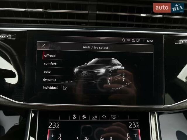 Серый Ауди Q8, объемом двигателя 3 л и пробегом 125 тыс. км за 48999 $, фото 76 на Automoto.ua