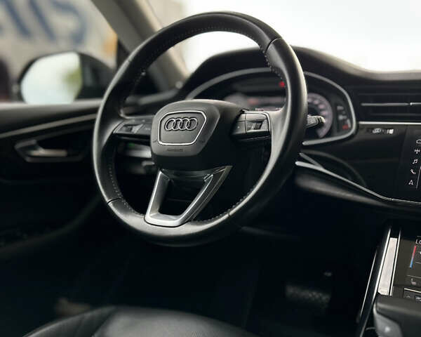 Серый Ауди Q8, объемом двигателя 3 л и пробегом 92 тыс. км за 55000 $, фото 17 на Automoto.ua