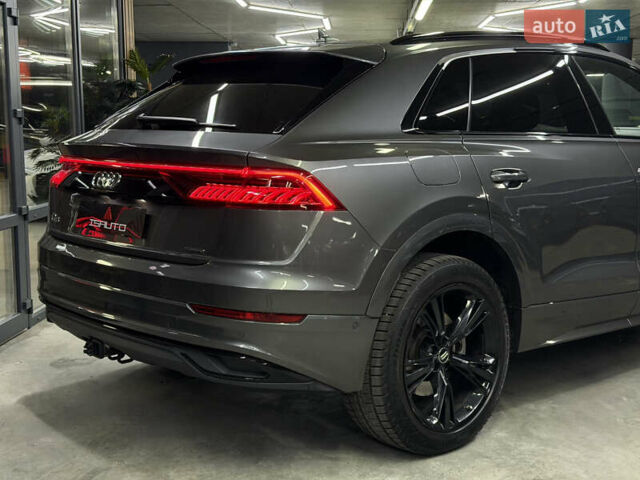 Серый Ауди Q8, объемом двигателя 3 л и пробегом 74 тыс. км за 54500 $, фото 16 на Automoto.ua