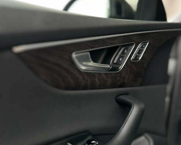 Серый Ауди Q8, объемом двигателя 3 л и пробегом 92 тыс. км за 55000 $, фото 20 на Automoto.ua