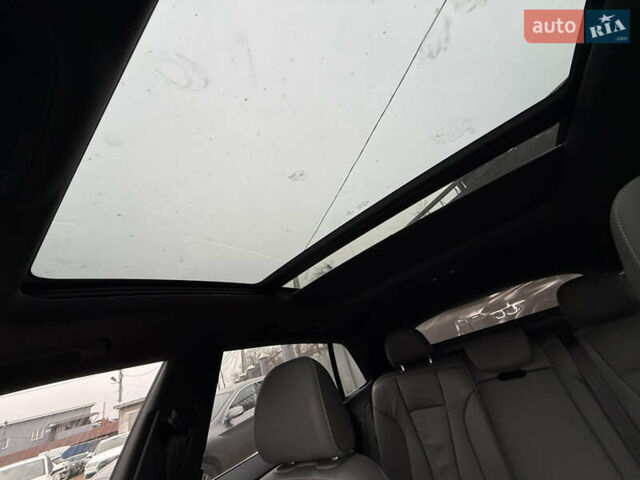 Сірий Ауді Q8, об'ємом двигуна 3 л та пробігом 84 тис. км за 34700 $, фото 25 на Automoto.ua