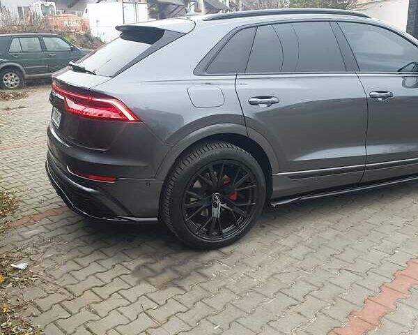 Серый Ауди Q8, объемом двигателя 3 л и пробегом 150 тыс. км за 58000 $, фото 2 на Automoto.ua