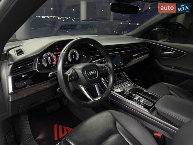 Серый Ауди Q8, объемом двигателя 3 л и пробегом 84 тыс. км за 53000 $, фото 17 на Automoto.ua