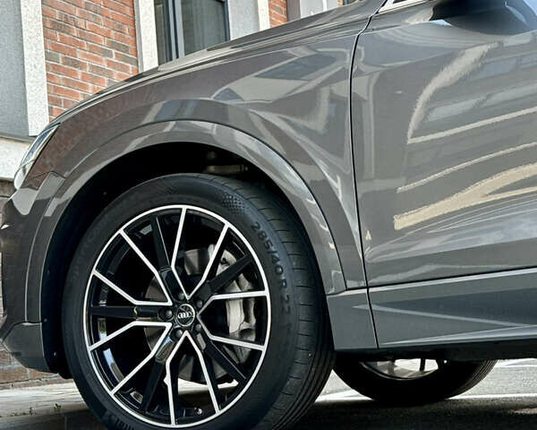 Сірий Ауді Q8, об'ємом двигуна 3 л та пробігом 140 тис. км за 54500 $, фото 17 на Automoto.ua