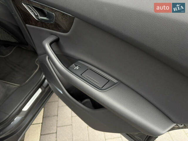 Серый Ауди Q8, объемом двигателя 3 л и пробегом 127 тыс. км за 47999 $, фото 60 на Automoto.ua