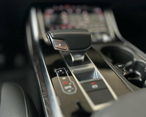 Серый Ауди Q8, объемом двигателя 3 л и пробегом 92 тыс. км за 55000 $, фото 19 на Automoto.ua