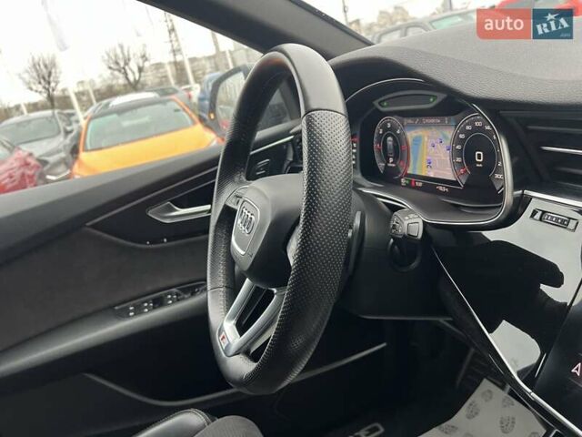 Сірий Ауді Q8, об'ємом двигуна 2.97 л та пробігом 78 тис. км за 65099 $, фото 25 на Automoto.ua