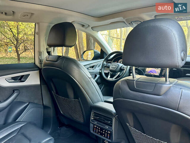 Серый Ауди Q8, объемом двигателя 3 л и пробегом 140 тыс. км за 51300 $, фото 13 на Automoto.ua