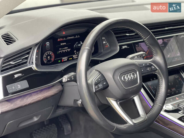 Сірий Ауді Q8, об'ємом двигуна 3 л та пробігом 139 тис. км за 44000 $, фото 19 на Automoto.ua