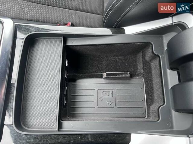 Серый Ауди Q8, объемом двигателя 3 л и пробегом 150 тыс. км за 60000 $, фото 78 на Automoto.ua